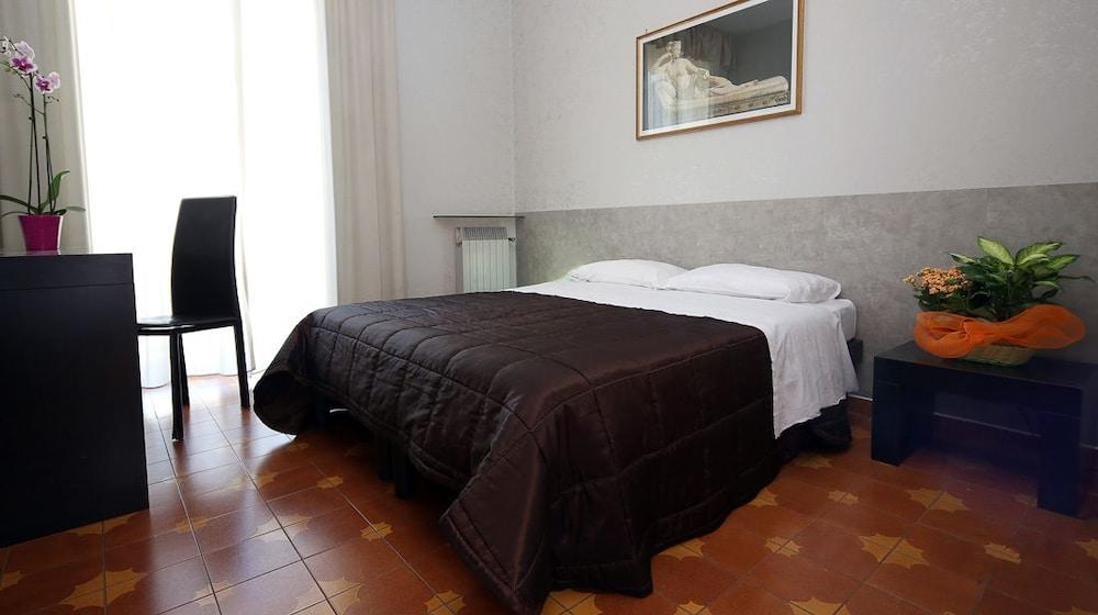 Roma Room Hotel エクステリア 写真