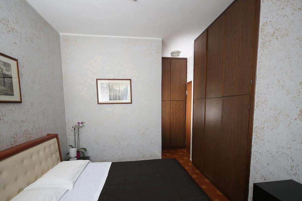 Roma Room Hotel エクステリア 写真